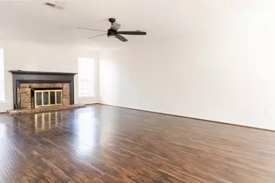 22 Cottage Grove Place, The Woodlands, TX 77381 - Photo 2