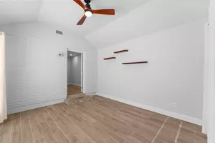 22 Shady Oak Ln, Conroe, TX 77304 - Photo 32