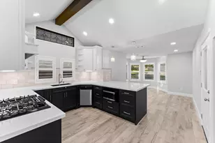 22 Shady Oak Ln, Conroe, TX 77304 - Photo 12