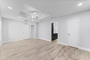 22 Shady Oak Ln, Conroe, TX 77304 - Photo 20