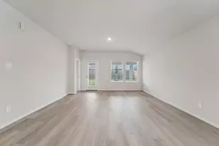 2519 Gray Gale Ct, Baytown, TX 77523 - Photo 8