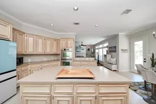 1155 Rustling Wind Ln, League City, TX 77573 - Photo 14