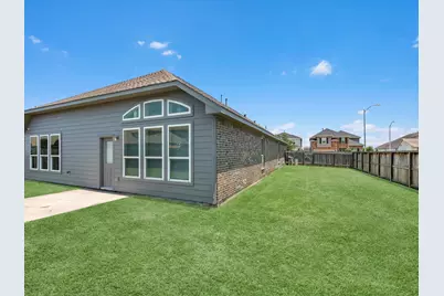 8707 W Crescent Lake Circle, Baytown, TX 77521 - Photo 28