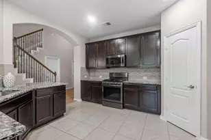 8707 W Cres Lake Cir, Baytown, TX 77521 - Photo 10