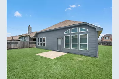 8707 W Crescent Lake Circle, Baytown, TX 77521 - Photo 30