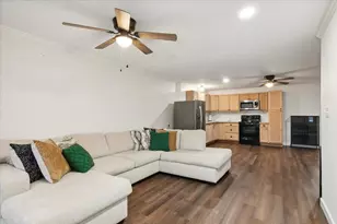 1300 S Kansas Ave, Anahuac, TX 77514 - Photo 2