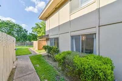 5634 Birchmont Drive #C, Houston, TX 77091 - Photo 32
