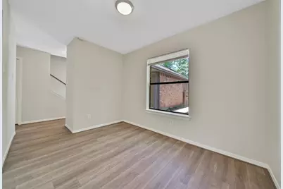24 W Willowwood Court, The Woodlands, TX 77381 - Photo 12