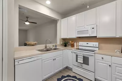 2815 Kings Crossing Drive #102, Houston, TX 77345 - Photo 2