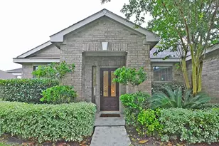 2211 Winding Hollow Dr, Katy, TX 77450 - Photo 2
