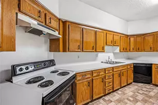 9410 Stonehouse Ln, Houston, TX 77025 - Photo 10