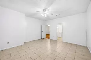 9410 Stonehouse Ln, Houston, TX 77025 - Photo 16