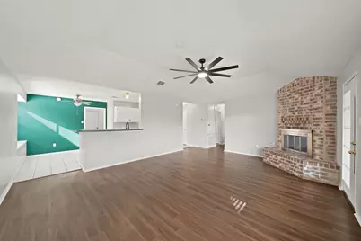 1325 Canyon Springs Drive, La Porte, TX 77571 - Photo 6