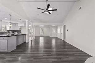 15514 Diana Ln, Houston, TX 77062 - Photo 10