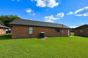 732 Meadow Ln, Hempstead, TX 77445 - Photo 2