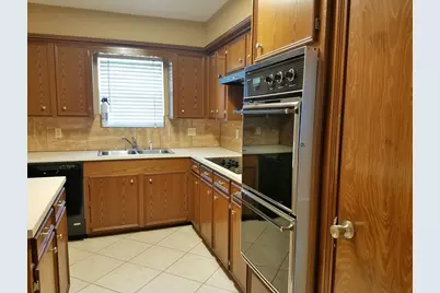 3800 Kingsway Drive, Baytown, TX 77521 - Photo 20