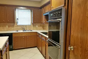 3800 Kingsway Dr, Baytown, TX 77521 - Photo 20