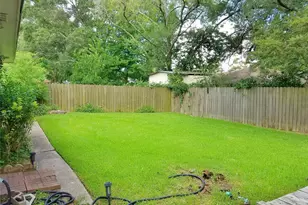 3800 Kingsway Dr, Baytown, TX 77521 - Photo 36