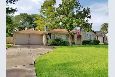 3800 Kingsway Drive, Baytown, TX 77521 - Photo 2