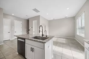 4719 Glen Isle Dr, Houston, TX 77009 - Photo 18