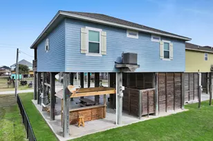 857 Wommack, Crystal Beach, TX 77650 - Photo 12