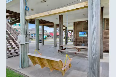 857 Wommack, Crystal Beach, TX 77650 - Photo 10