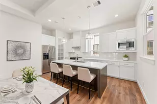 2706 Grand Fountains Dr, Houston, TX 77054 - Photo 2