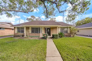 9611 Greenwillow St, Houston, TX 77096 - Photo 1