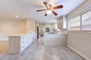 9611 Greenwillow St, Houston, TX 77096 - Photo 10