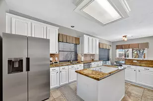 2125 Shaly Breeze Ln, League City, TX 77573 - Photo 16