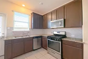 1927 Banna Dr, Houston, TX 77090 - Photo 10