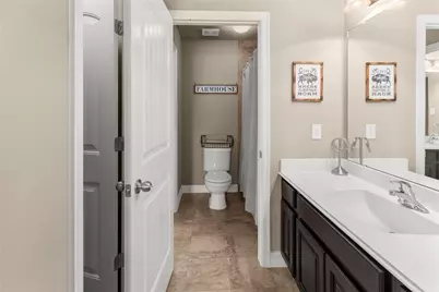 14306 Meadowlands Drive, Mont Belvieu, TX 77523 - Photo 36