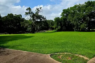 503 Greenbriar Ave, Friendswood, TX 77546 - Photo 4