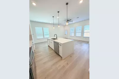 866 Rachel Street #Unit  E, Houston, TX 77091 - Photo 2