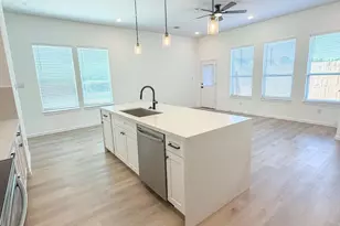 866 Rachel St, Houston, TX 77091 - Photo 2