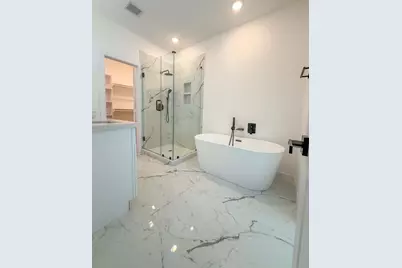866 Rachel Street #Unit  E, Houston, TX 77091 - Photo 6
