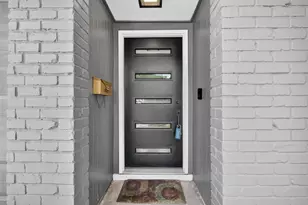 10711 Braewick Dr, Houston, TX 77096 - Photo 2