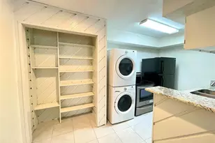 2100 Wilcrest Dr, Houston, TX 77042 - Photo 8