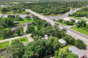 2917 48th St, Dickinson, TX 77539 - Photo 2