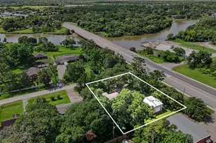 2917 48th St, Dickinson, TX 77539 - Photo 1
