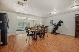2917 48th St, Dickinson, TX 77539 - Photo 12