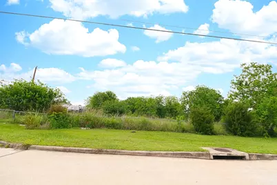 2625 Hillhouse Road, Pearland, TX 77584 - Photo 14