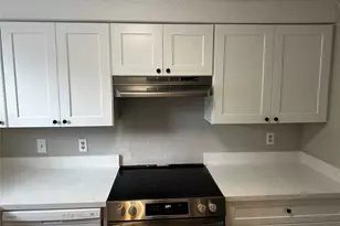 11710 Southlake Dr, Houston, TX 77077 - Photo 8