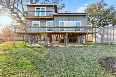 702 E Meyer Road, Seabrook, TX 77586 - Photo 4