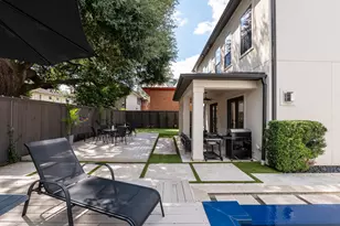 1409 Indiana St, Houston, TX 77006 - Photo 6