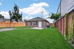 1302 Shearn St, Houston, TX 77007 - Photo 28