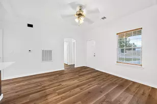 1302 Shearn St, Houston, TX 77007 - Photo 8