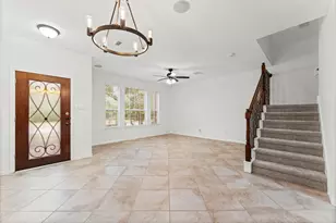 133 E Montfair Blvd, The Woodlands, TX 77382 - Photo 2