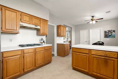 34 Plum Blossom Place, The Woodlands, TX 77381 - Photo 12