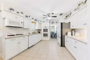 2819 Frostwood Cir, Dickinson, TX 77539 - Photo 18